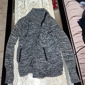 Ivivva grey sweater